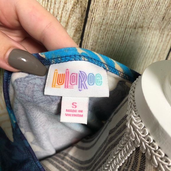 LuLaRoe Red White & Blue Stars Casual Top - Picture 4 of 6